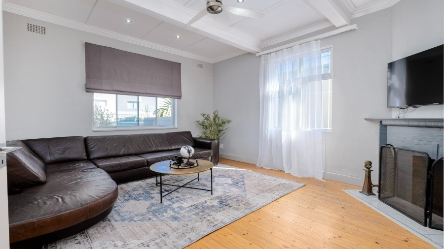 4 Bedroom Property for Sale in Bantry Bay Western Cape